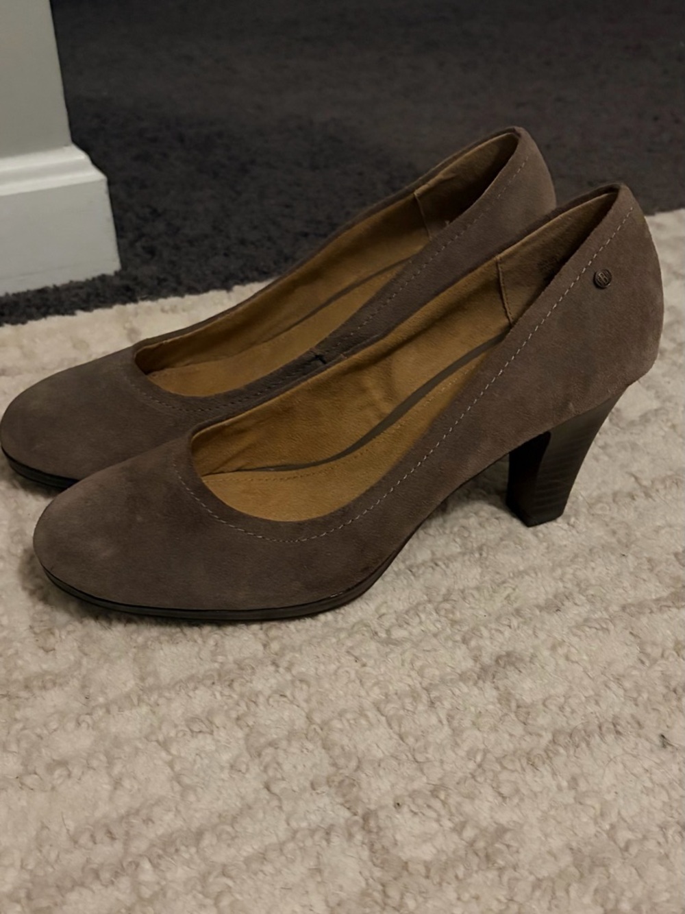 G.H. Bass “Prisca” Taupe Suede Heels • Leather Upper • Sculpted Block Heel • 9M